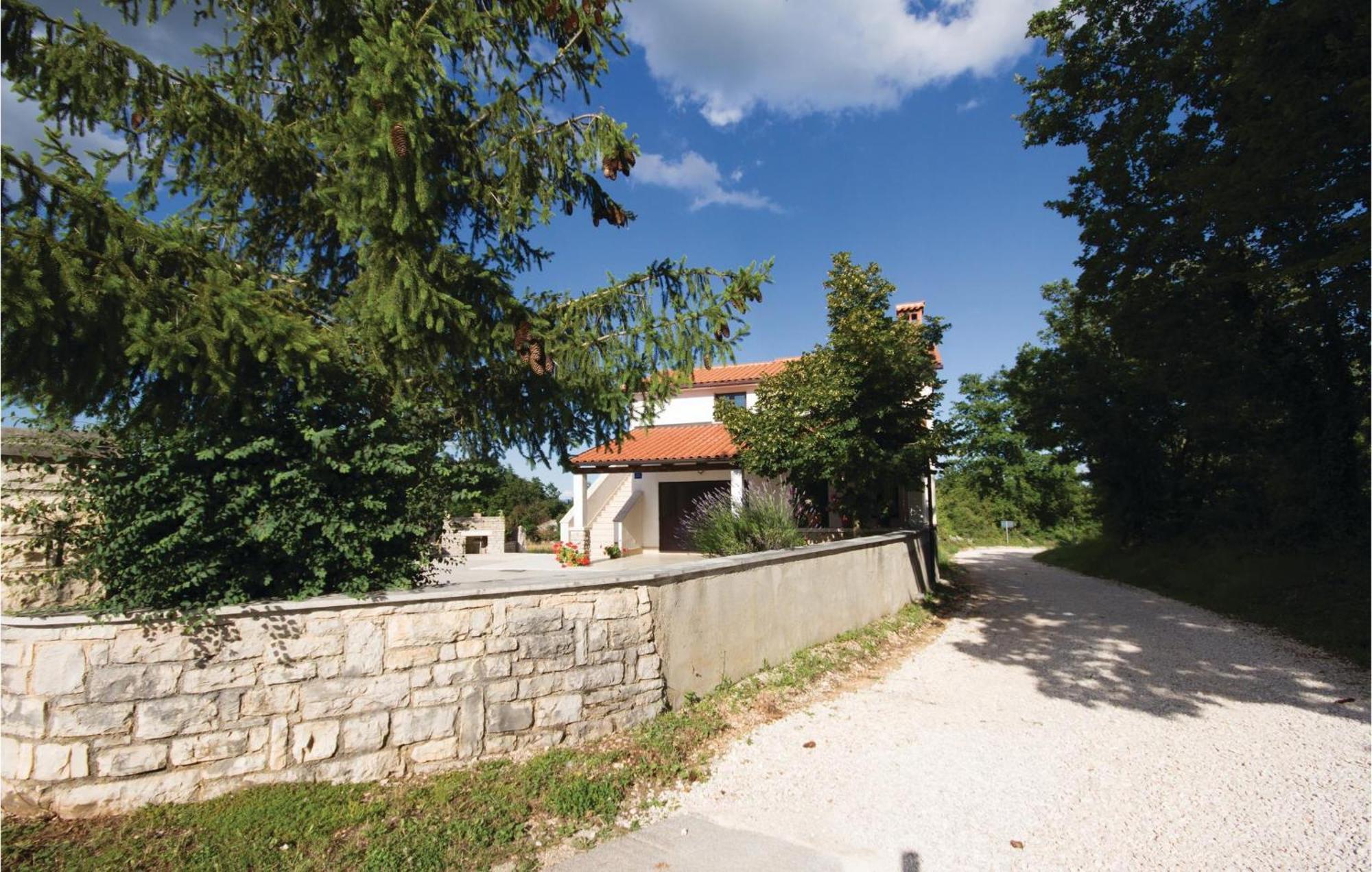 Amazing Apartment In Pazin With Wifi Katun Lindarski Exterior foto