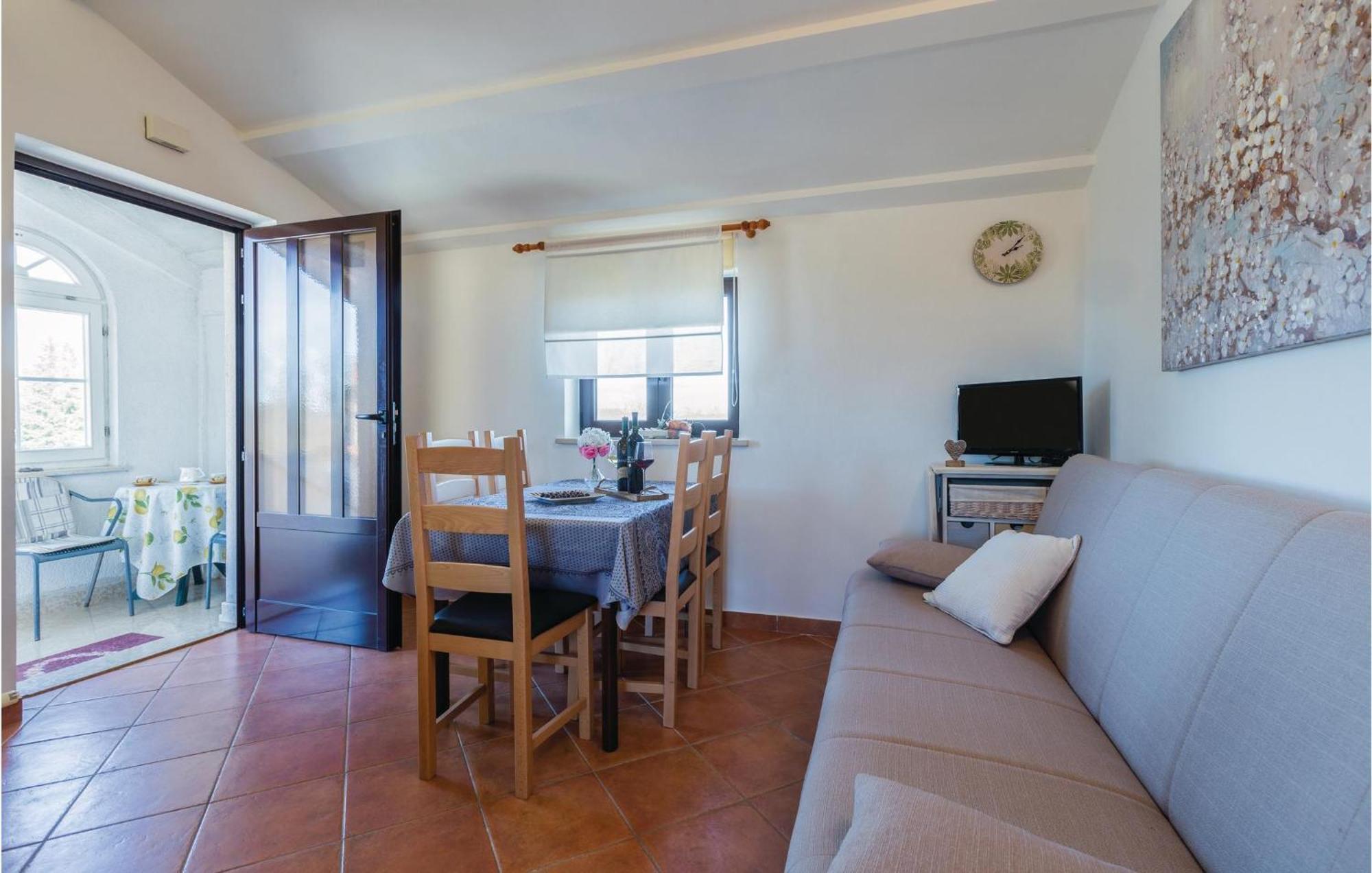 Amazing Apartment In Pazin With Wifi Katun Lindarski Exterior foto