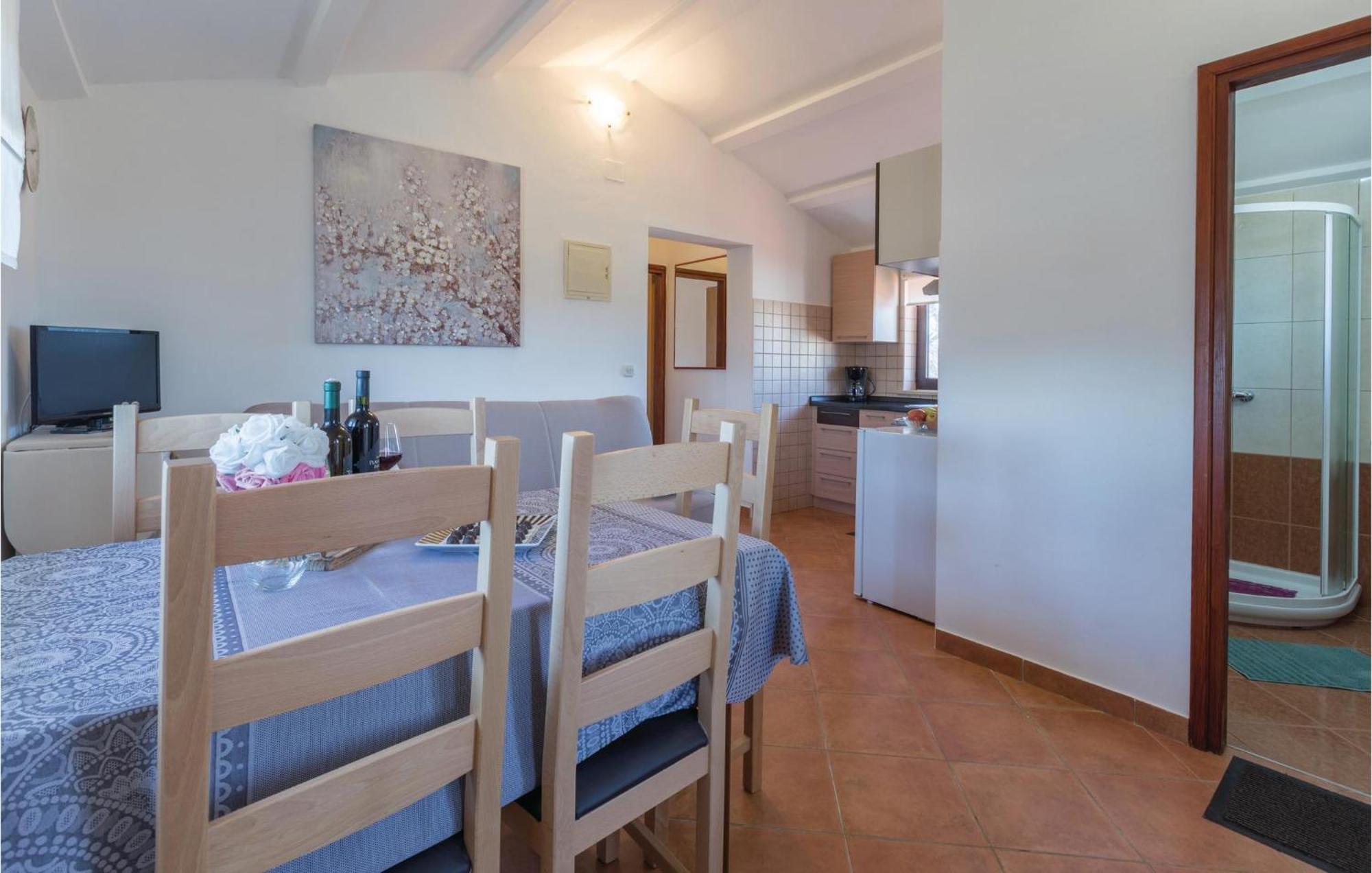 Amazing Apartment In Pazin With Wifi Katun Lindarski Exterior foto